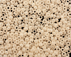 TOHO Ceylon Light Ivory Round 8/0 Seed Bead