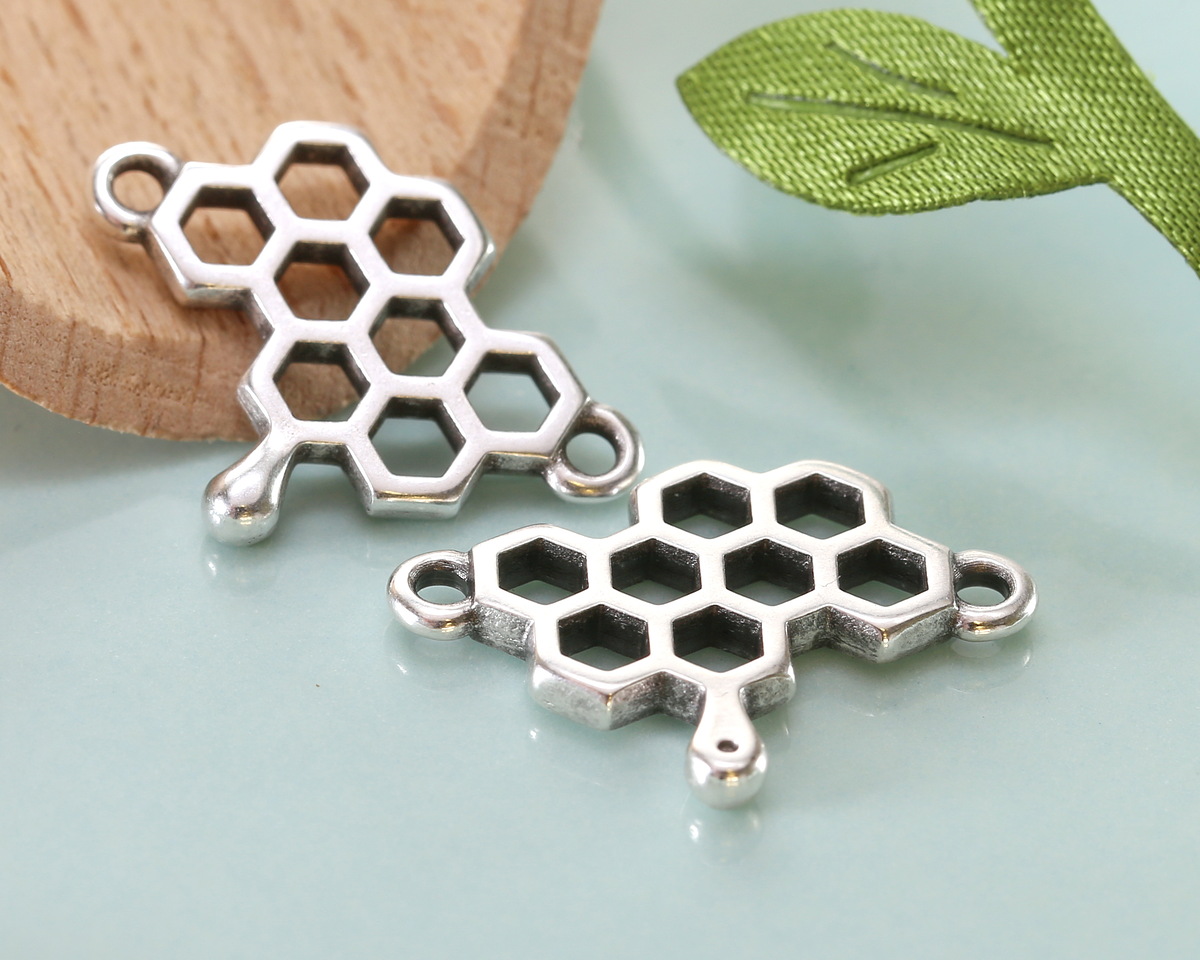 Antique Silver (plated) Dripping Honeycomb Focal Link 21x15.5mm