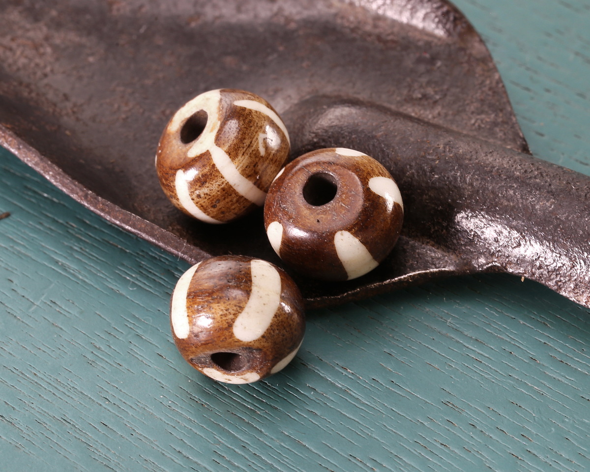 African Batiked Bone w/ Stripes Rondelle 11-12mm