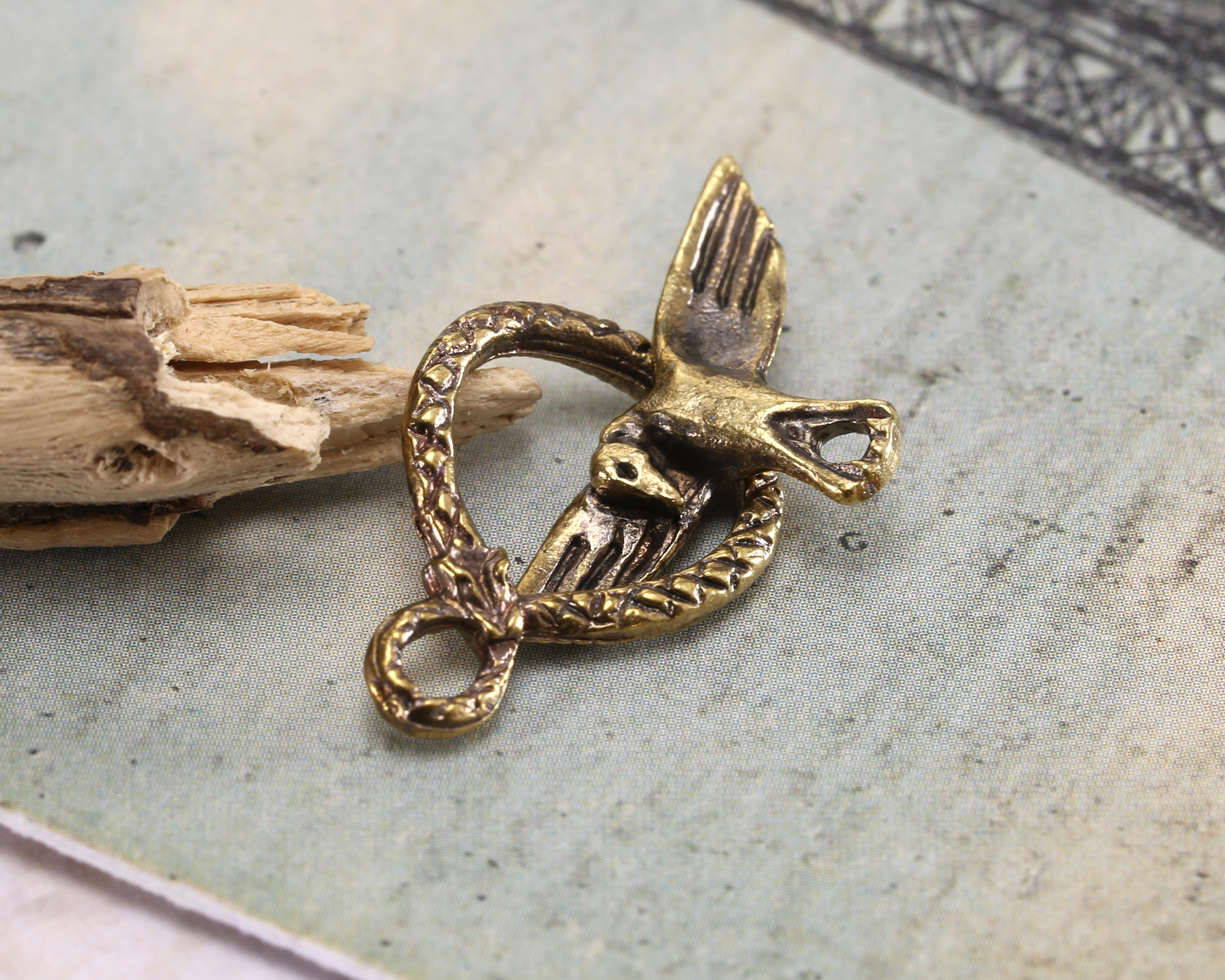 アクセサリー TH0122 Mykonos Antique Brass (plated) Duality Toggle Clasp 14.5x20mm