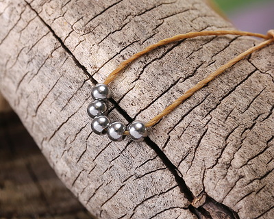 Stainless Steel Round 3mm, 1.2mm hole