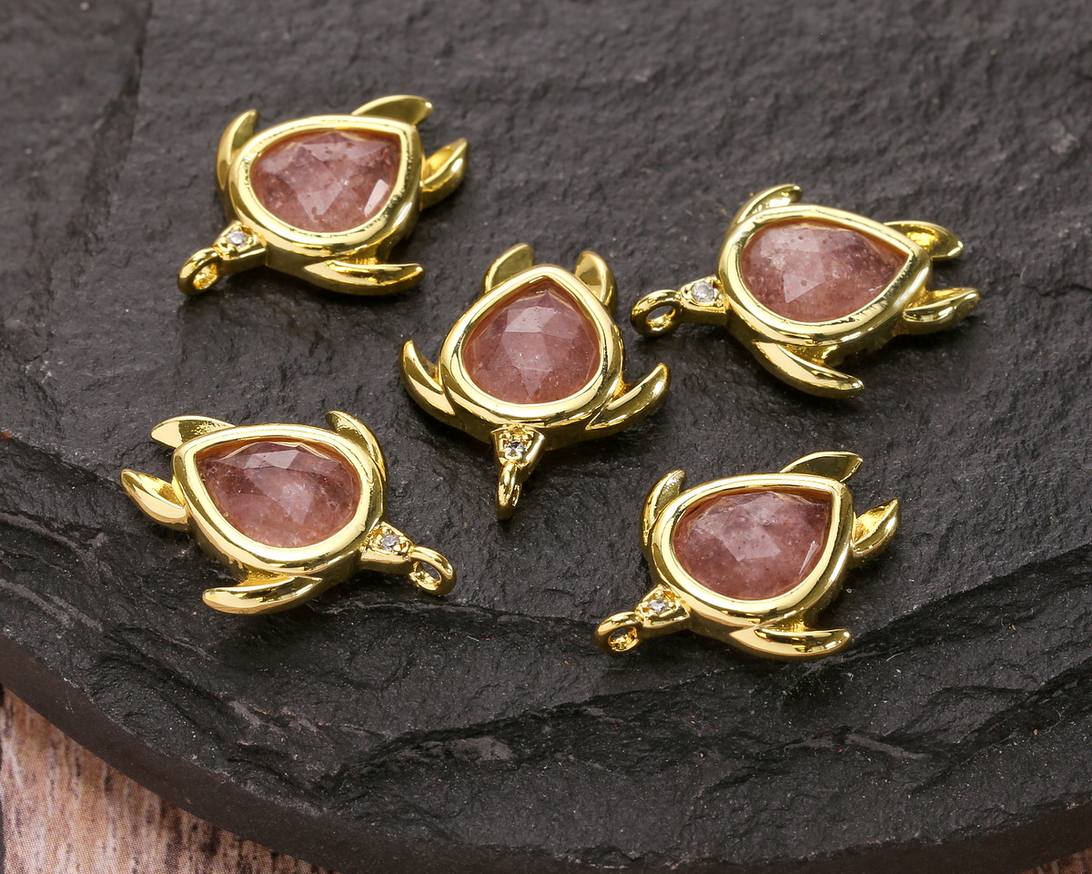 Strawberry Quartz w/ Gold Finish Sea Turtle Focal 15x19mm