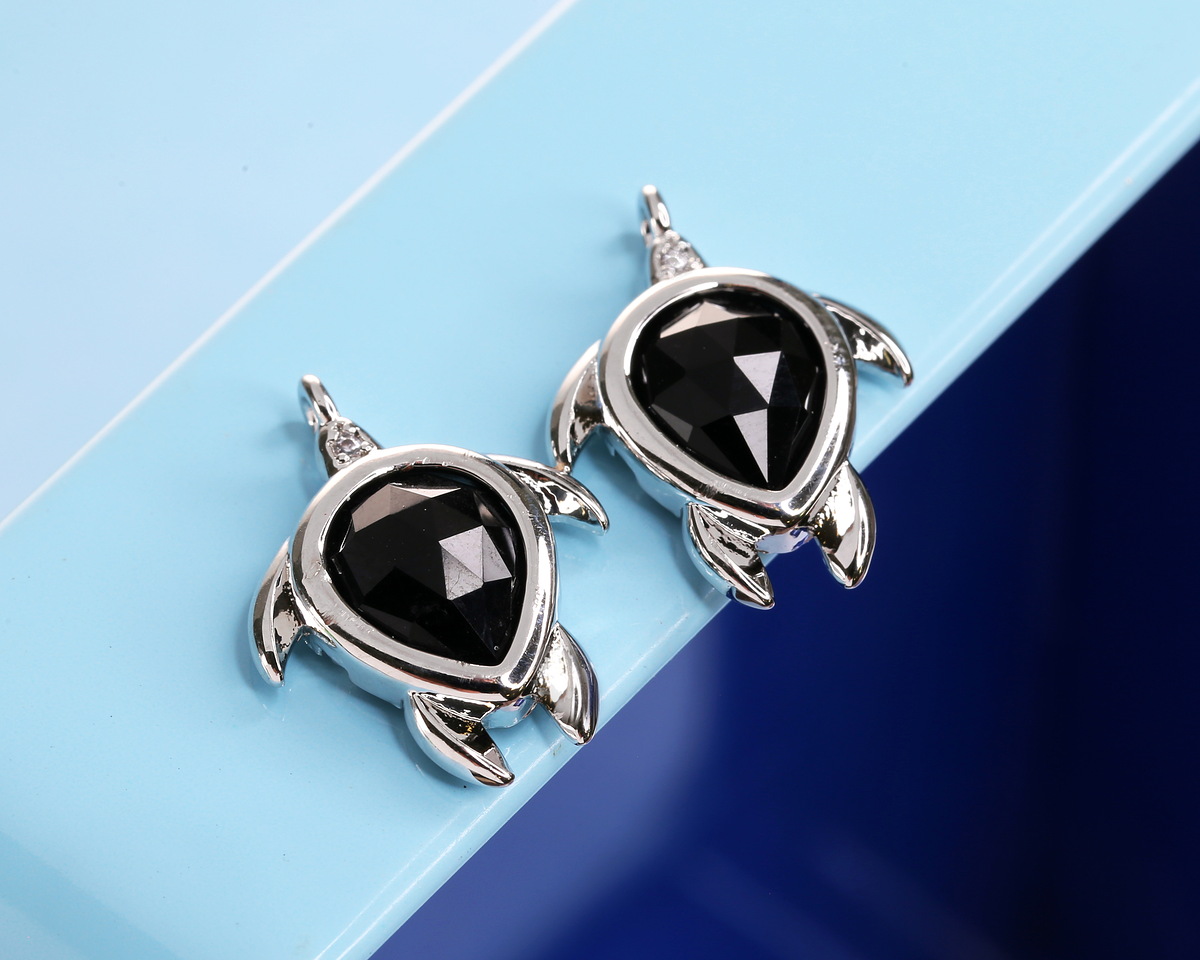 Black Obsidian w/ Silver Finish Sea Turtle Focal 15x19mm