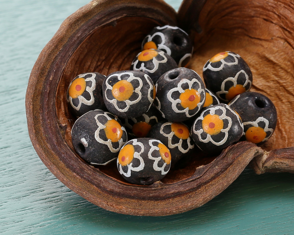 African Glass (Krobo) Black Powder-Cast Hand-Painted Daisy Round 10mm