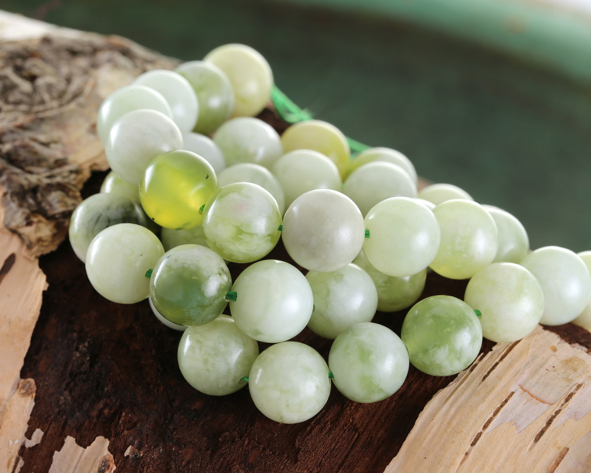thumbnail image 2 of 22 Inch Natural Green Jade Bead Necklace – 10mm Round Strand JN1821 2 of 5