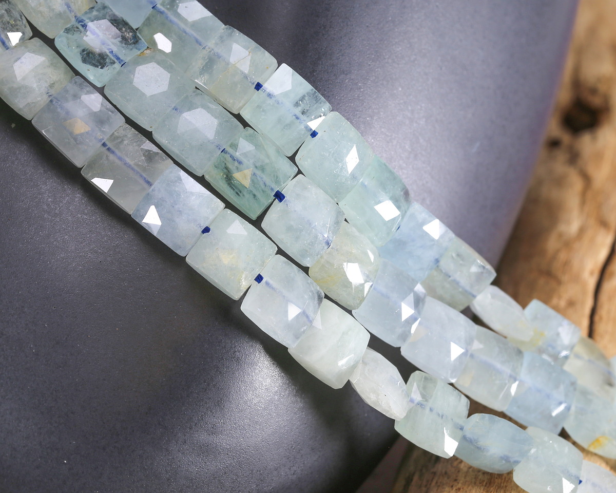 Aquamarine (A) Microfaceted Square 8mm