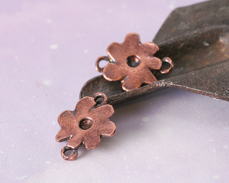 Mykonos Antique Copper (plated) Daisy Link 15x20mm