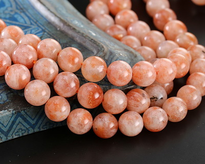 Sakura Golden Sunstone Round 8mm
