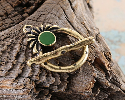TierraCast Antique Brass (plated) w/ Green Setting Toggle 27x20mm, 27mm Bar