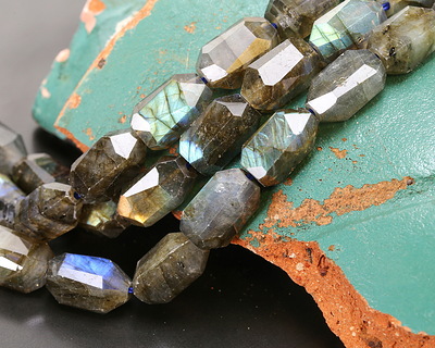 Labradorite (A) Microfaceted Long Nugget 9x14mm