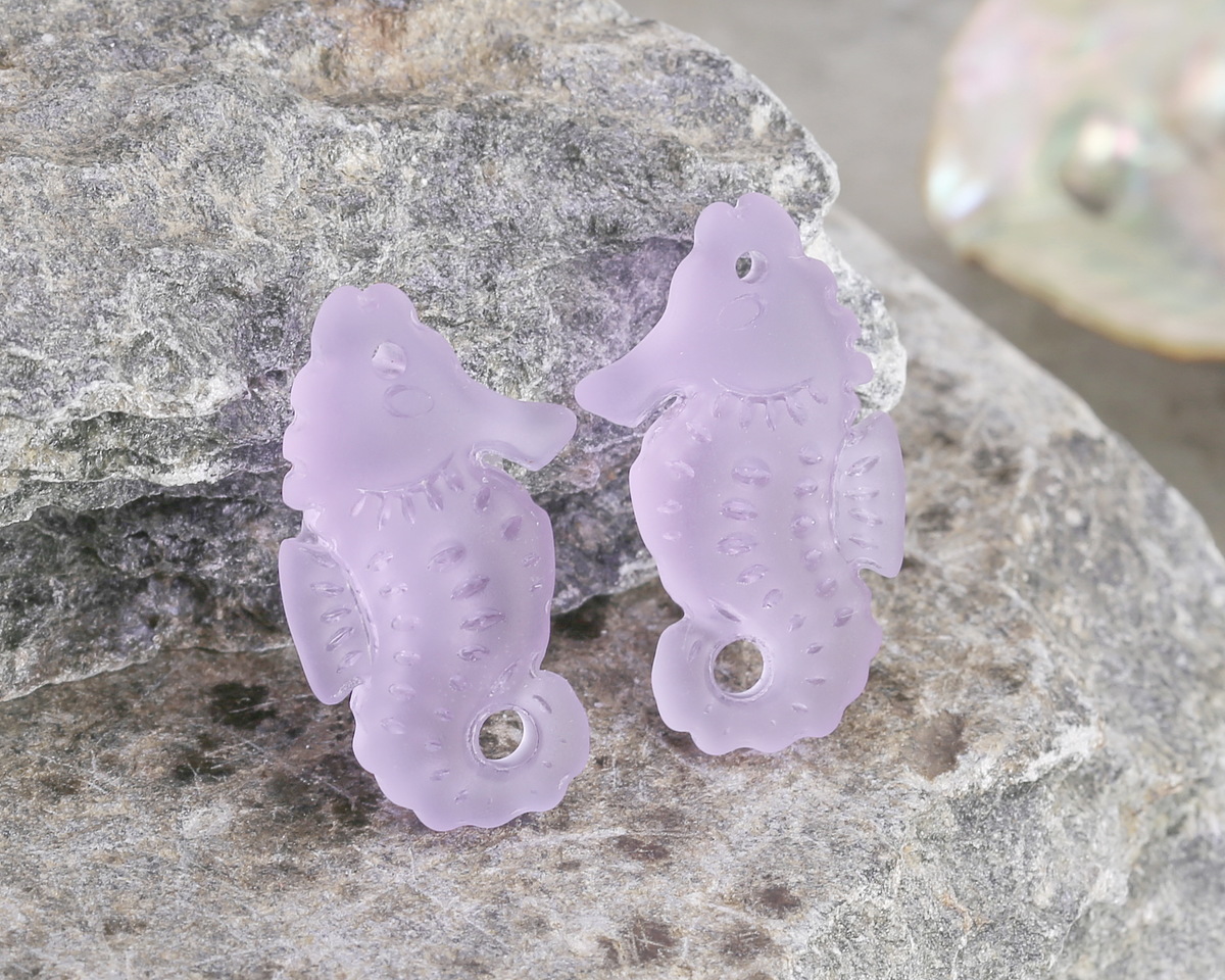 Periwinkle Beach-Style Glass Sea Horse Pendant 17x29mm