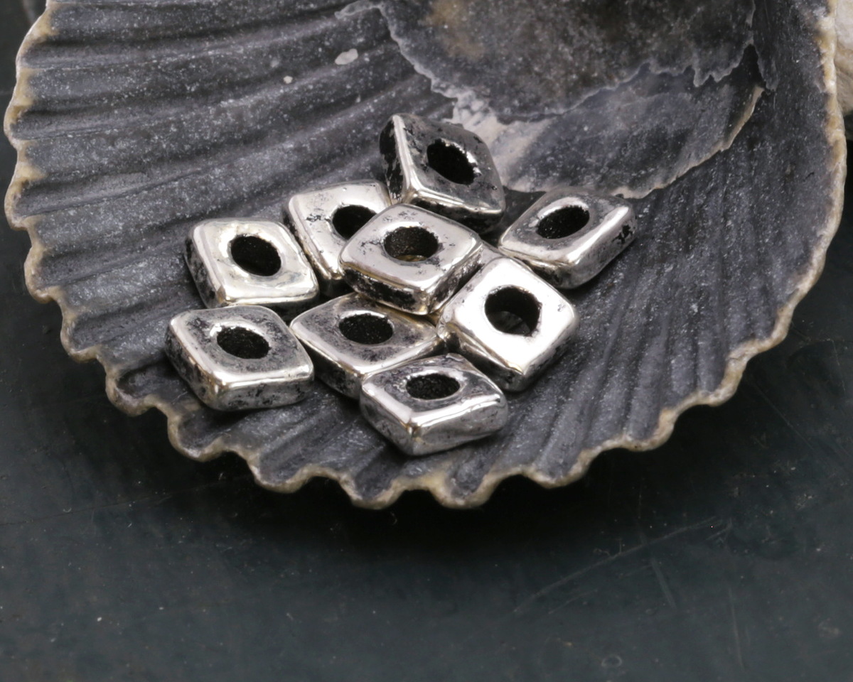 Mykonos Metalized Ceramic Antique Silver Square Washer 2x6mm