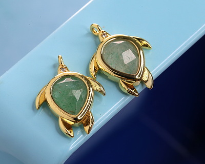 Green Strawberry Quartz w/ Gold Finish Sea Turtle Focal 15x19mm