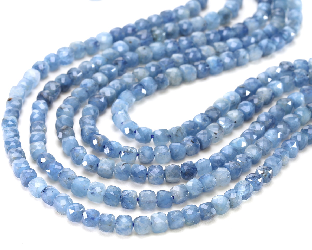 Devil Aquamarine (AA) Microfaceted Cube 4mm