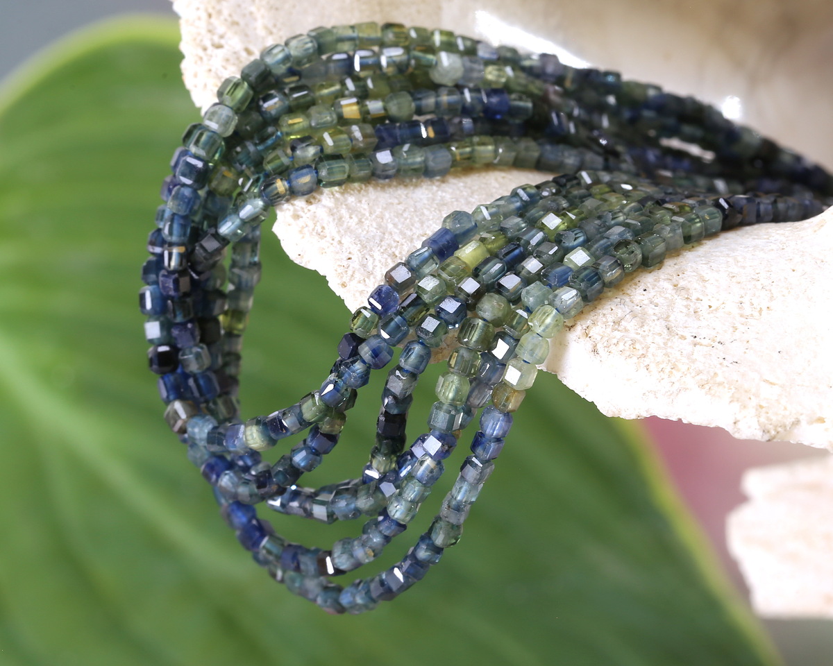 Sapphire (Thailand) (AAA) Ombré Microfaceted Cube 2mm