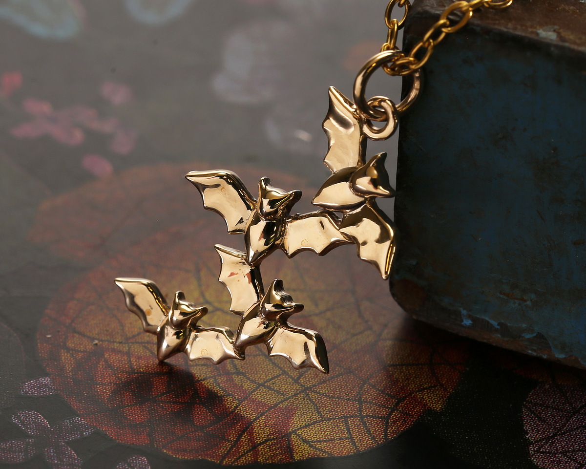 Nina Designs Bronze Bat Cluster Focal 15x29mm