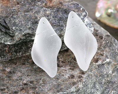 Crystal Beach-Style Glass Conch Shell Pendant 20x39mm