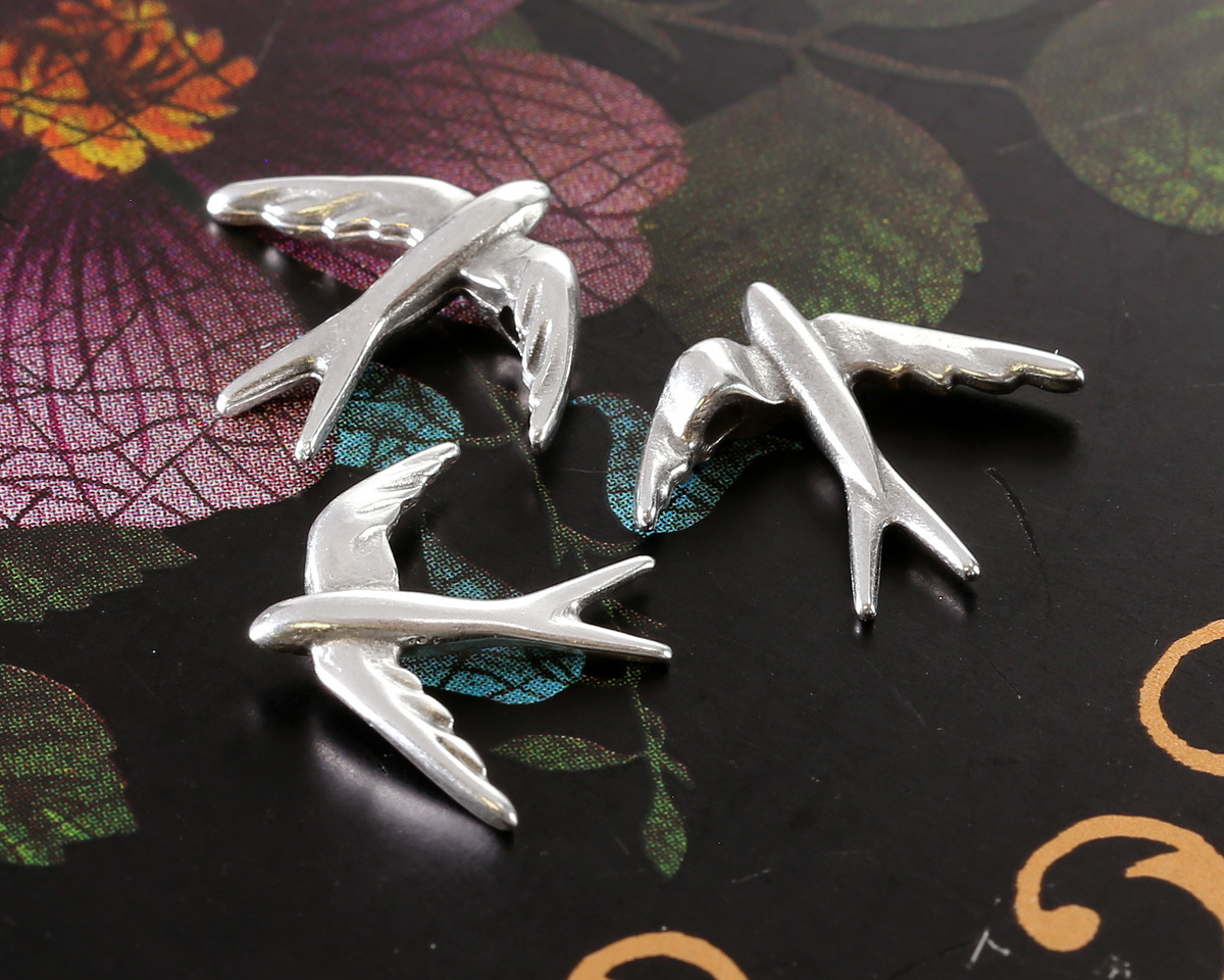 Antique Silver (plated) Swallow Focal 15x18mm