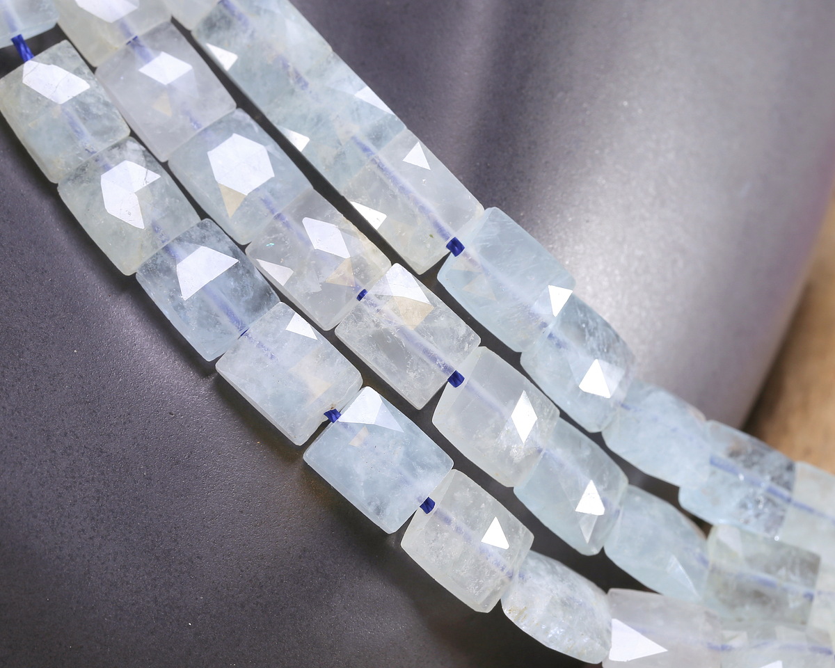 Aquamarine (A) Microfaceted Rectangle 10x8mm