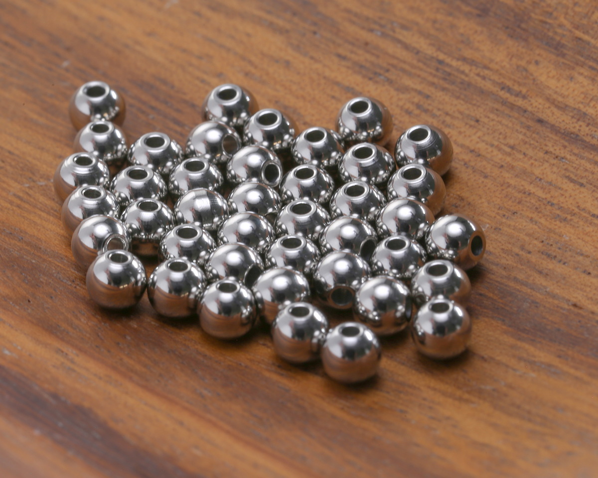 Stainless Steel Round 5mm, 1.5mm hole