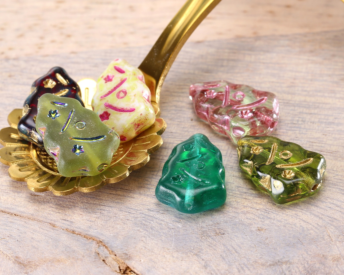 Czech Glass Vintage Christmas Tree Mix 17x12mm