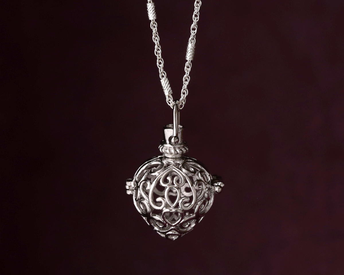 Silver Finish Filigree Heart Diffuser Locket 24x35mm