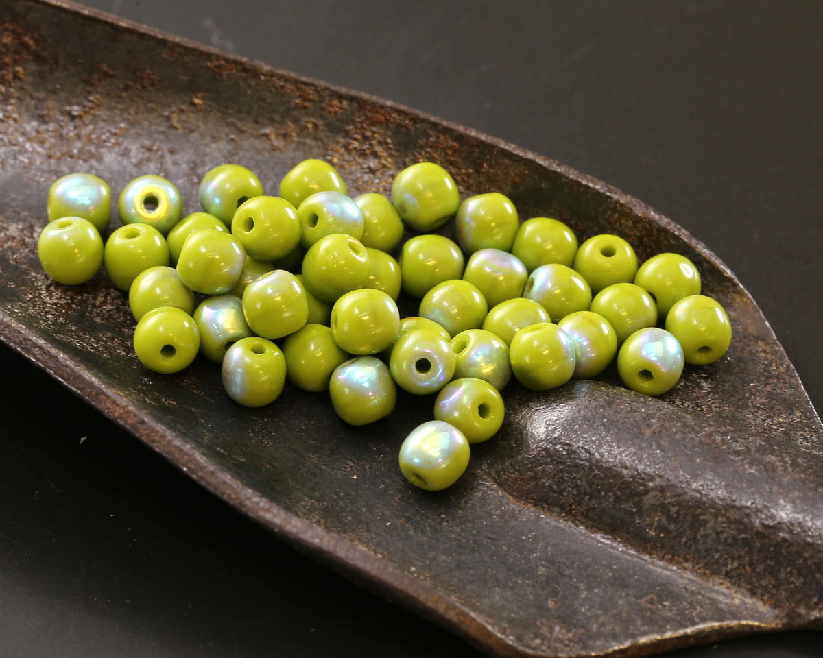 Czech Glass Avocado AB Round Druk 4mm