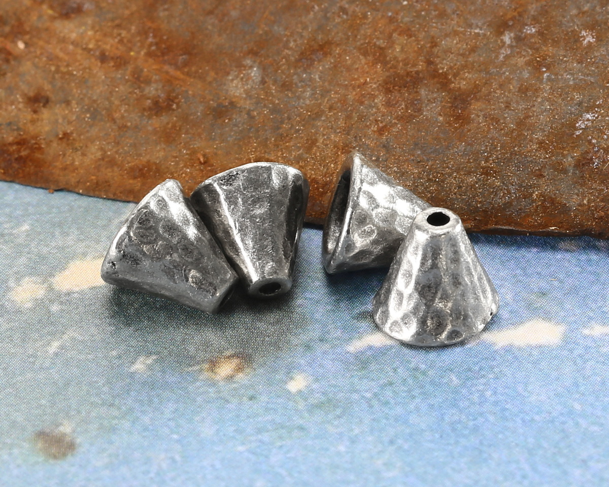 TierraCast Antiqued Pewter Hammertone Cone 8mm