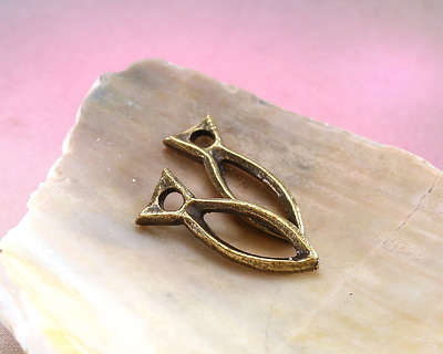 Mykonos Antique Brass (plated) Openwork Fish Focal 6x15mm