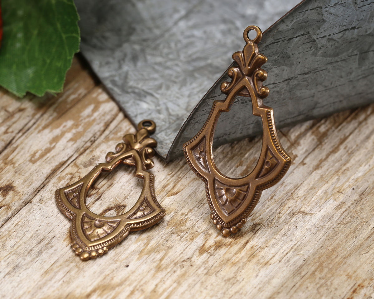 Vintaj Natural Brass Fanned Frame 37x21.5mm