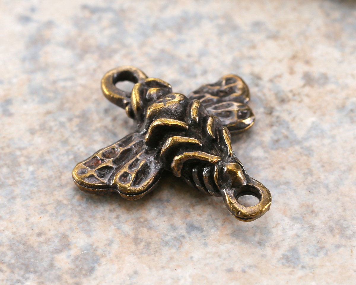 Mykonos Antique Brass (plated) Honey Bee Link 27x24mm