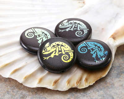 Czech Glass Laser Etched Chameleon on Jet AB Coin 17mm