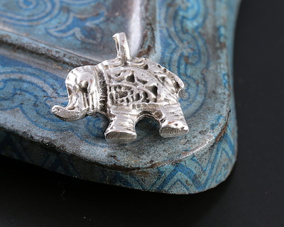 Mykonos Antique Silver (plated) Decorative Elephant Focal 19x17mm