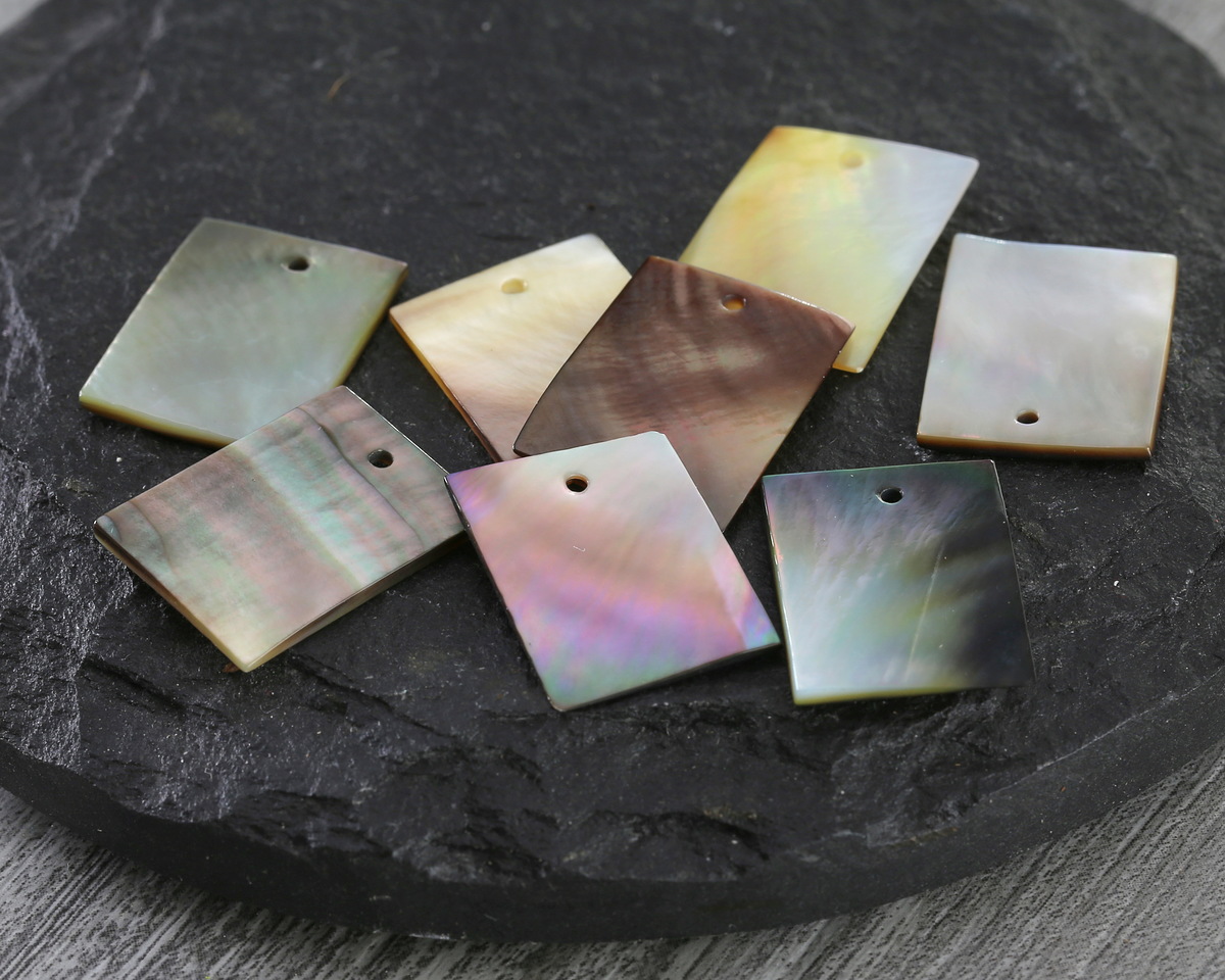 Black Lip Shell Thin Rectangle Focal 15x20mm