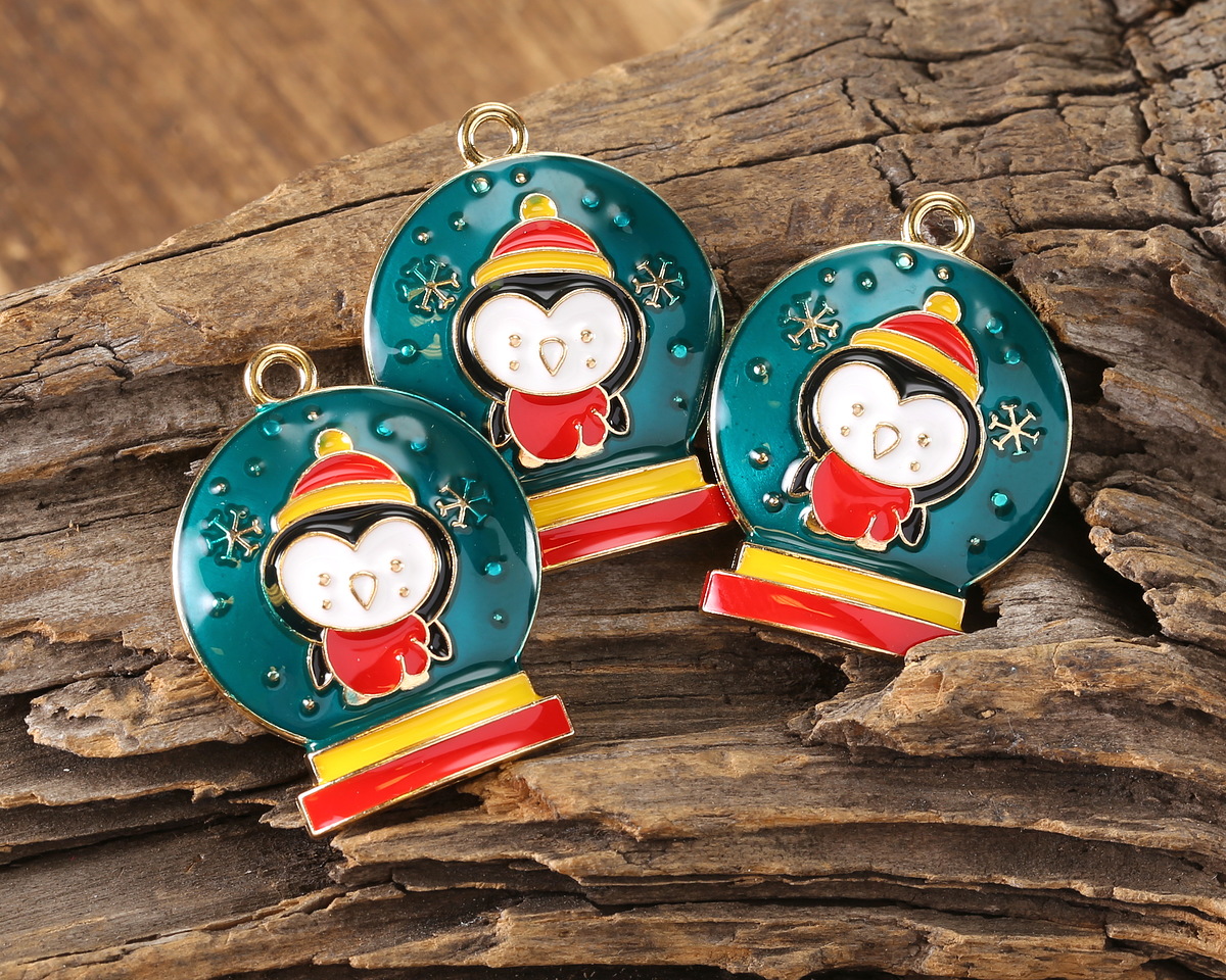 Enamel Penguin in a Snow Globe Focal 20x26mm