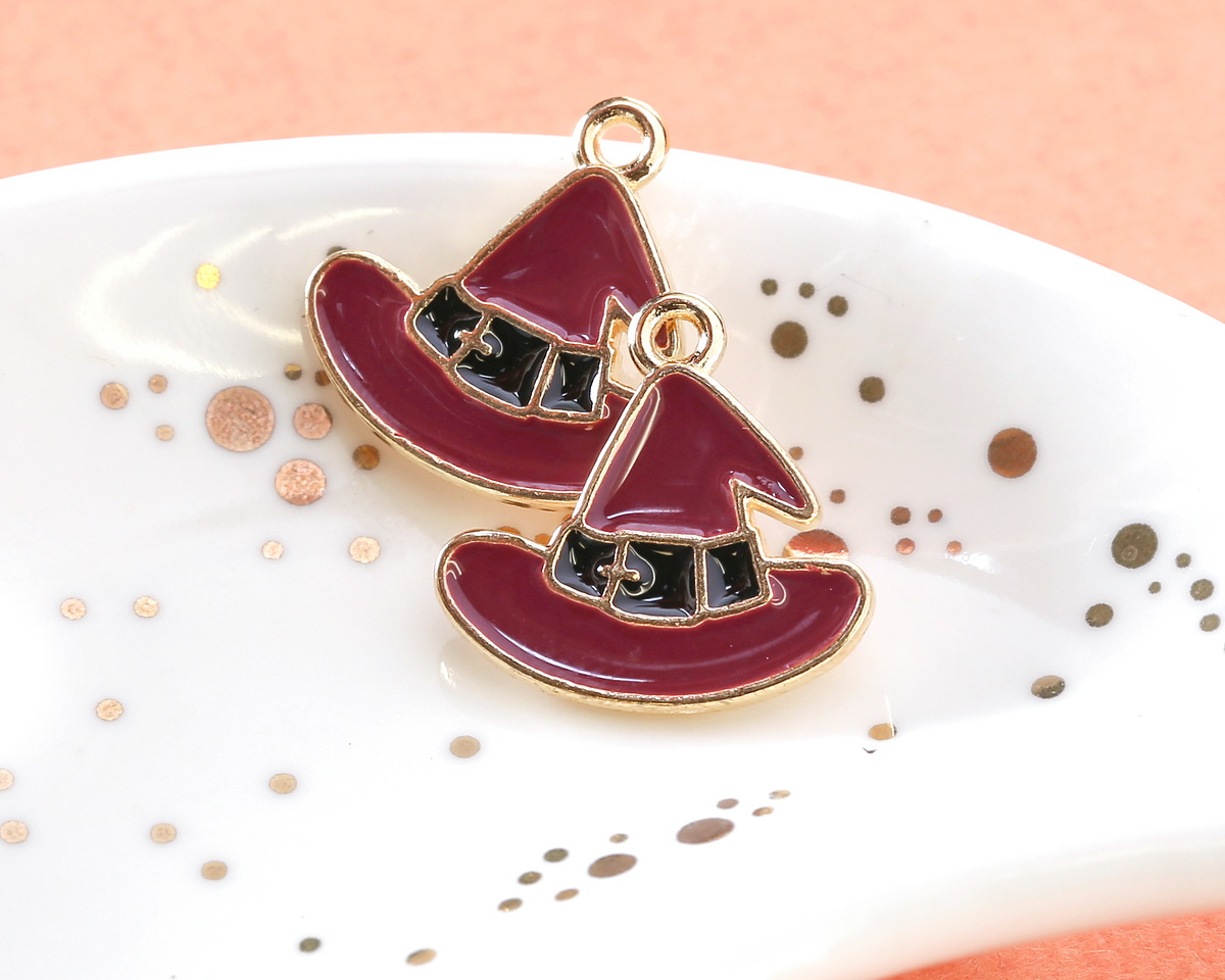 Enamel Witch's Hat Focal 17x17mm
