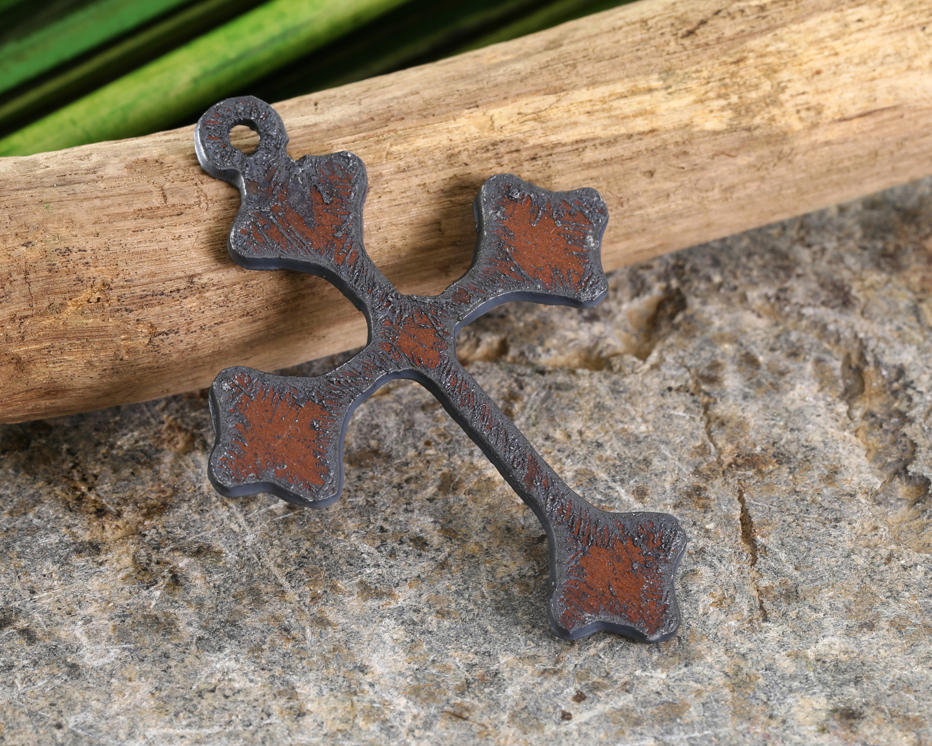 Universal Ironworks Rusted Iron Rounded Cross Focal 62x46mm