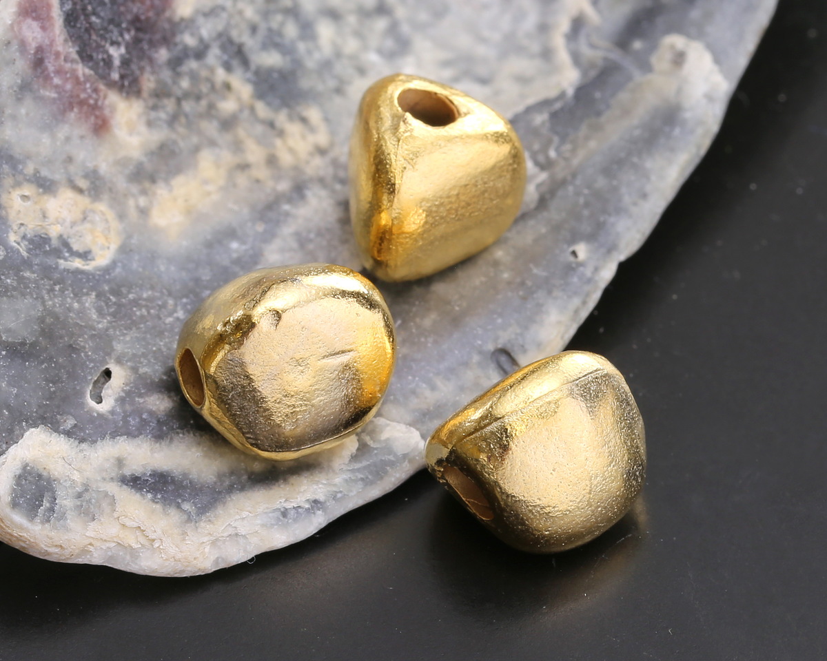 Mykonos Gold (plated) 3-Sided Hammered Bead 11mm