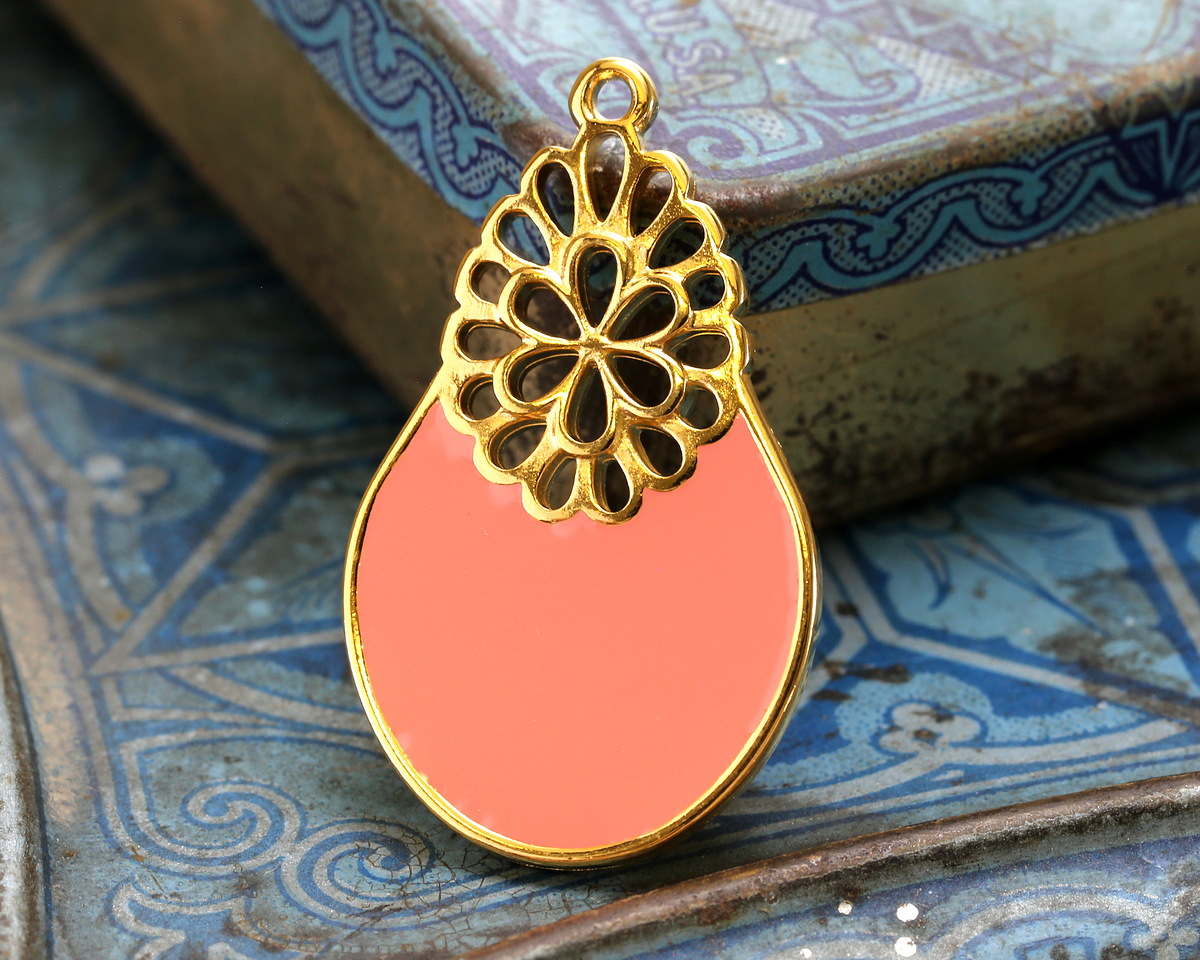 24K Gold (Plated) Coral Enamel Oval w/ Daisy Focal 21x35mm