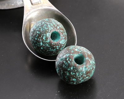 Mykonos Metalized Ceramic Copper Patina Textured Round 18-20mm