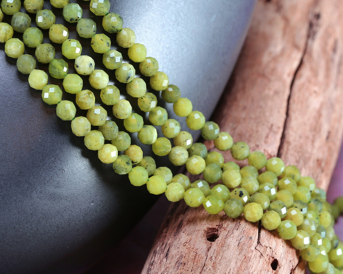 Canadian Jade Microfaceted Round 4mm