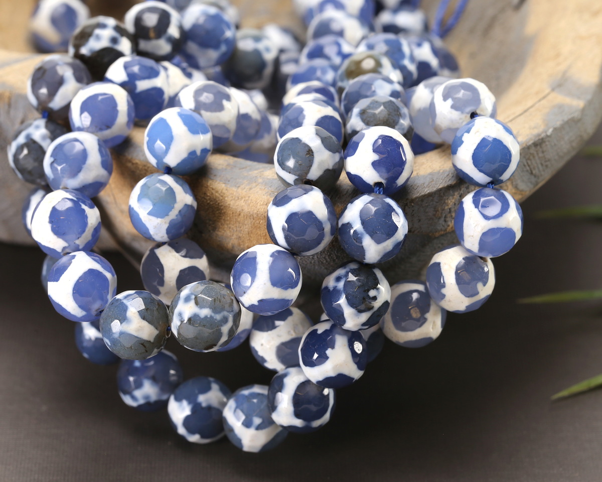 Tibetan (Dzi) Agate Patterned Blue & White Faceted Round 10mm