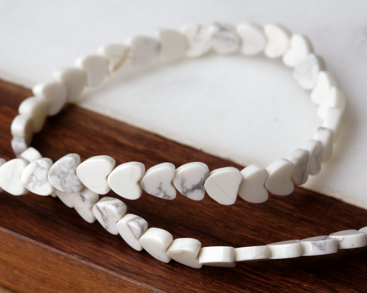 White Howlite Heart 6mm