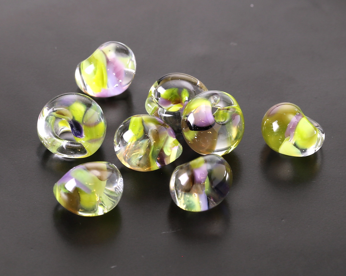 Unicorne Beads Glass Potion Garden Teardrop 9-10mm