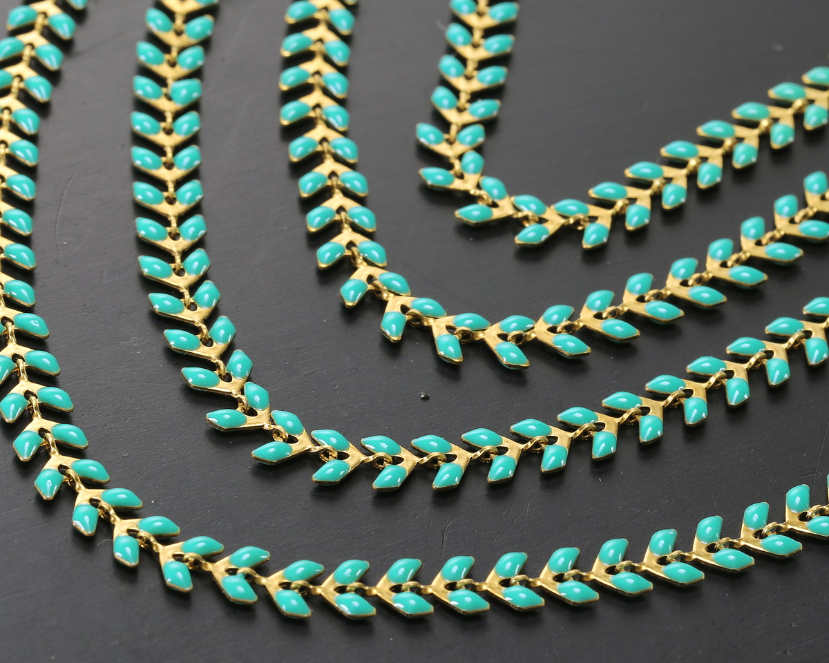 Zola Elements Turquoise Chevron Brass Chain