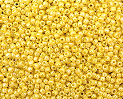 TOHO Opaque Rainbow Dandelion Round 11/0 Seed Bead