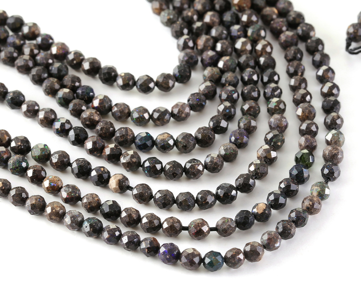 Black Opal Microfaceted Round 4mm