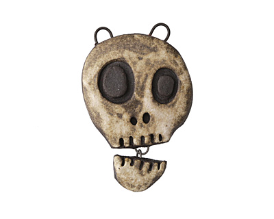 Gaea Talking Skull Pendant 28x42-45mm